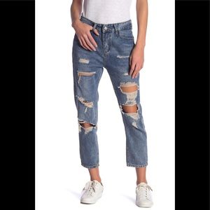 Distressed High Waisted Jeans